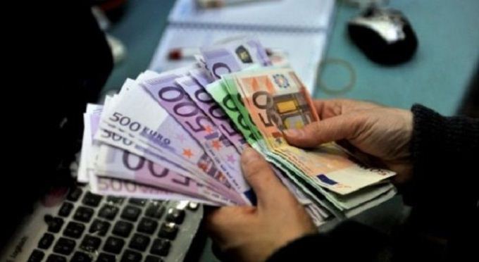 Te ardhurat nga emigrantet: Ne 25 vite ne Shqiperi kane hyre 26 miliarde dollare